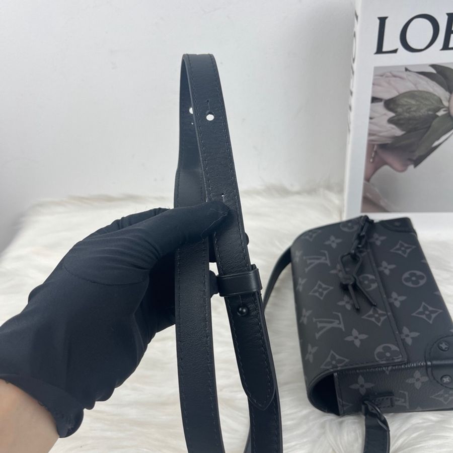 Louis Vuitton 路易威登Steamer 黑武士插銷盒子包,芯片款,尺寸:18 x 11 x 6.5-8