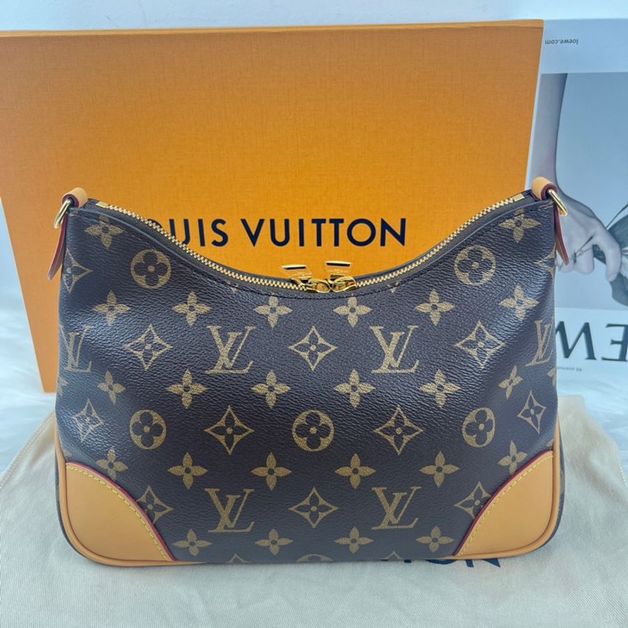 Louis Vuitton 路易威登Boulogne 牛角包,黃牛角 尺寸:29 x 16 x 9.5-9