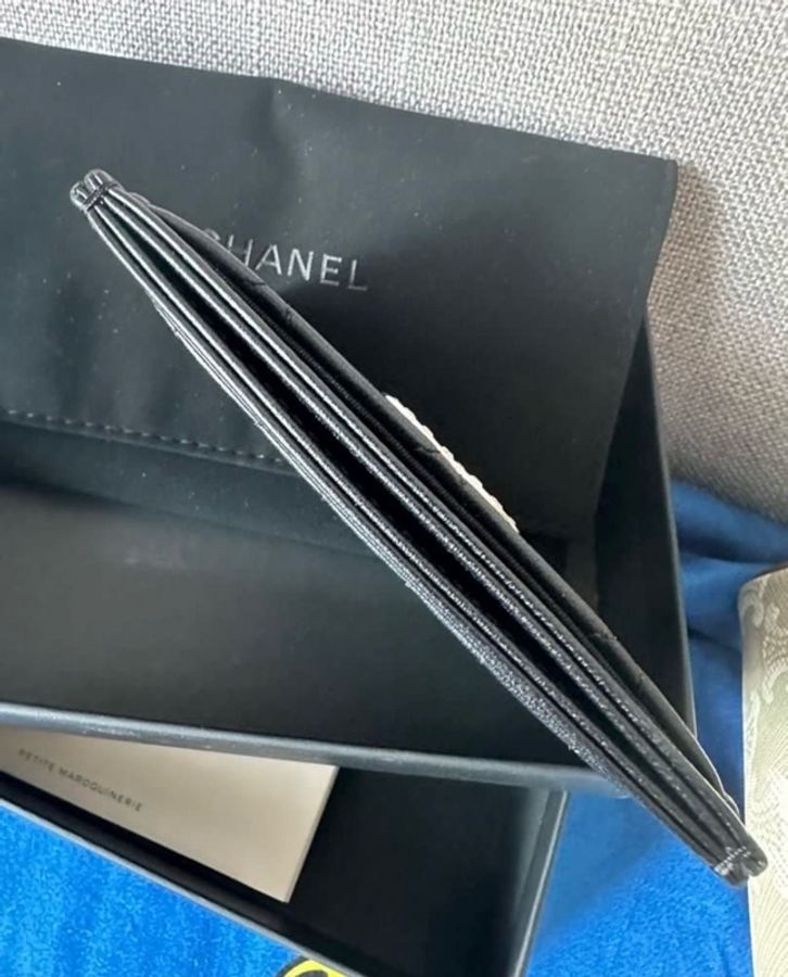 Chanel 閃閃銀扣卡包. 100% 全新-3