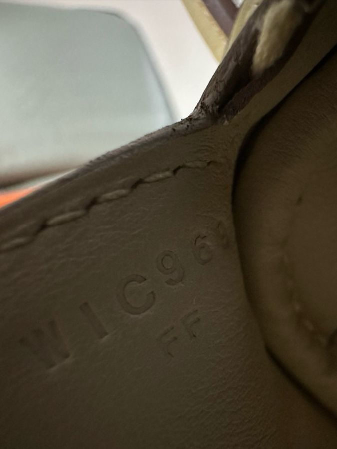 愛馬仕 / Hermès Mini Lindy i8 米爾頓檸檬黃（愛馬仕熱門亮色），T C 皮，W 刻印，24 年票據。-6