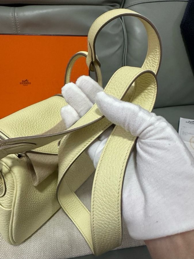 愛馬仕 / Hermès Mini Lindy i8 米爾頓檸檬黃（愛馬仕熱門亮色），T C 皮，W 刻印，24 年票據。-14
