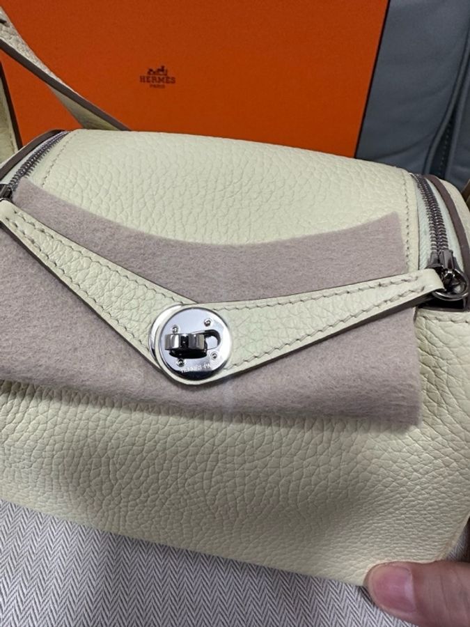 愛馬仕 / Hermès Mini Lindy i8 米爾頓檸檬黃（愛馬仕熱門亮色），T C 皮，W 刻印，24 年票據。-26