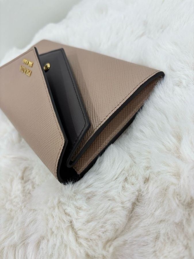 Prada 長款皮夾 雙層 99近閒置-2