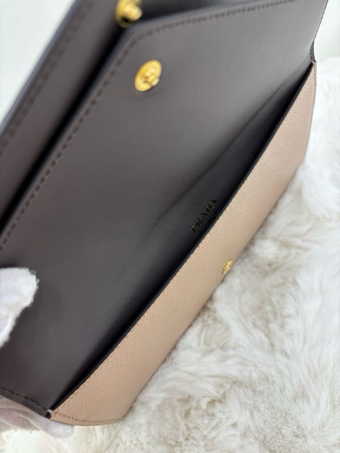 Prada 長款皮夾 雙層 99近閒置-5