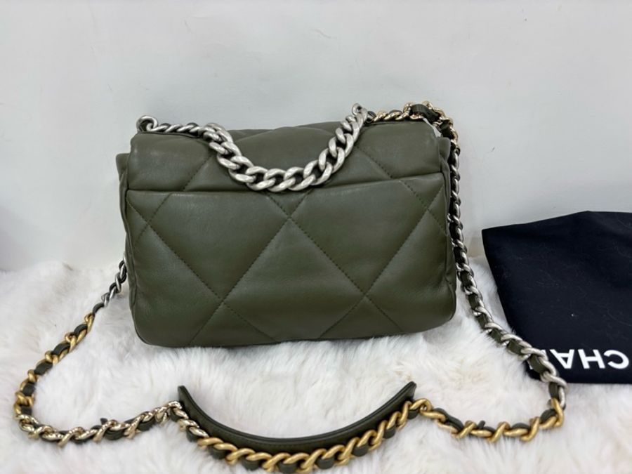 CHANEL香奈兒 22K 19bag小號 卡其色綠色羊皮 翻蓋鏈條單肩-1