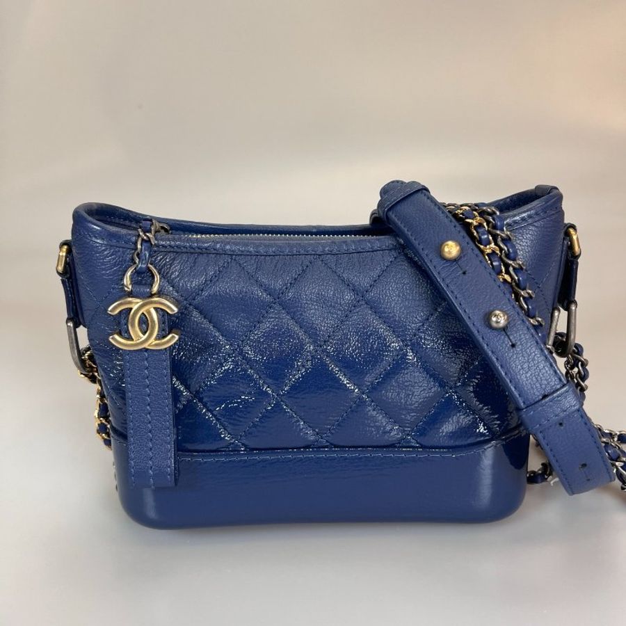 CHANEL 流浪包漸層漆皮小號藍色 保卡款25開-1