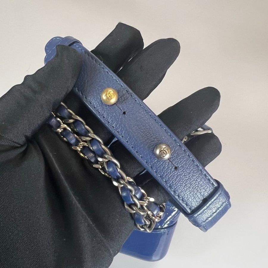 CHANEL 流浪包漸層漆皮小號藍色 保卡款25開-8
