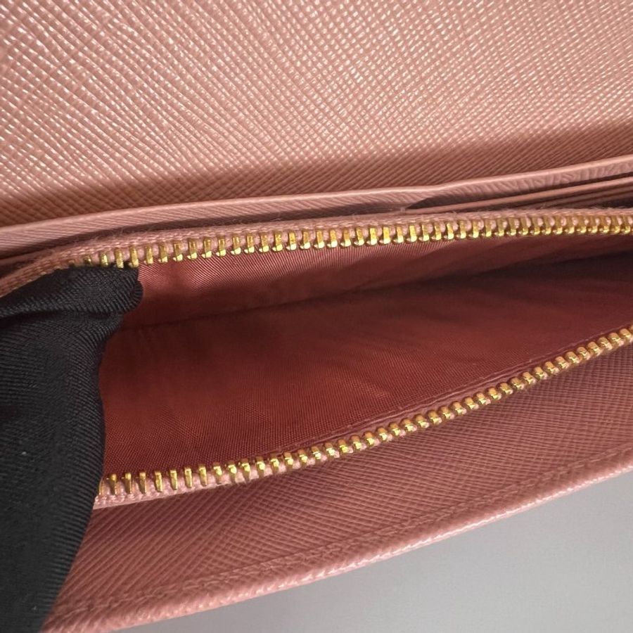 PRADA 1MH132 粉金邊翻蓋長夾-8