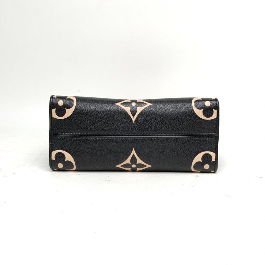 LOUIS VUITTON Onthego小號黑白牛皮革金扣晶片老花壓紋肩背包-4