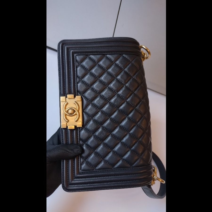 Chanel 金鍊黑皮菱格Boy 包 25-6