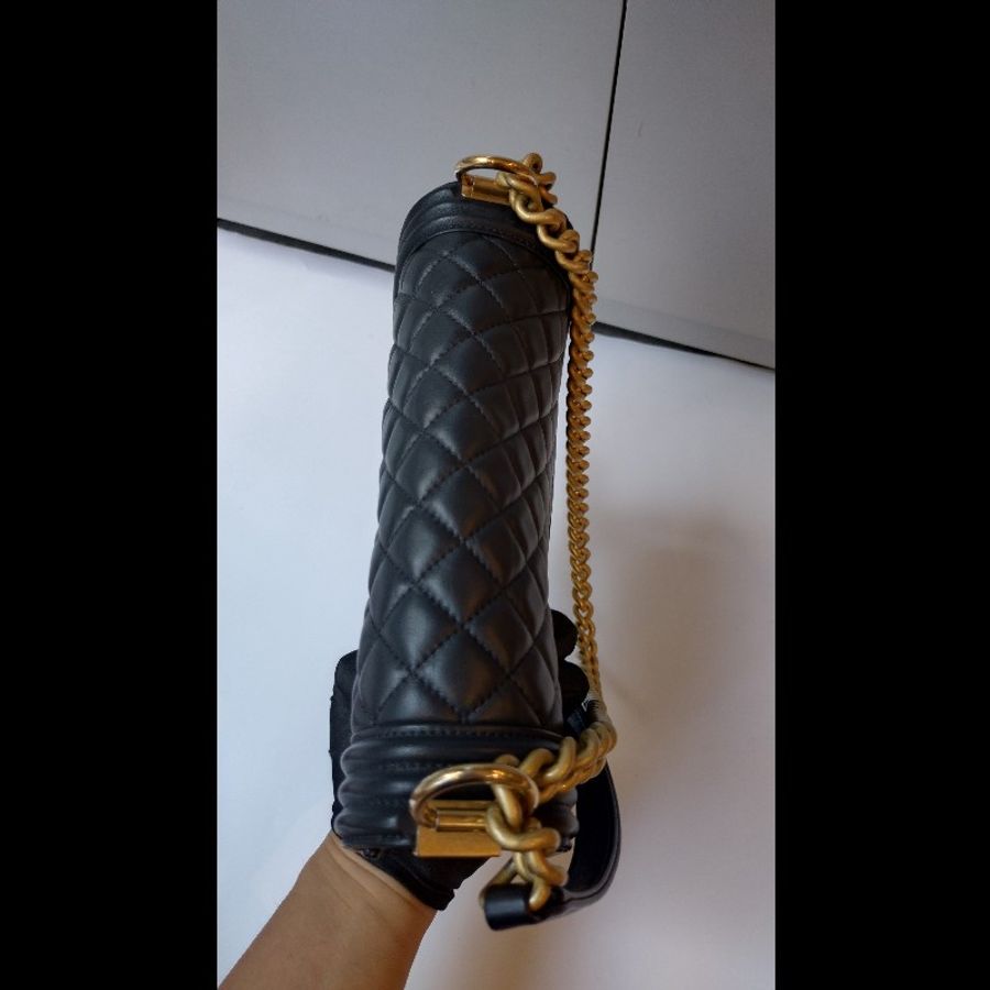 Chanel 金鍊黑皮菱格Boy 包 25-7