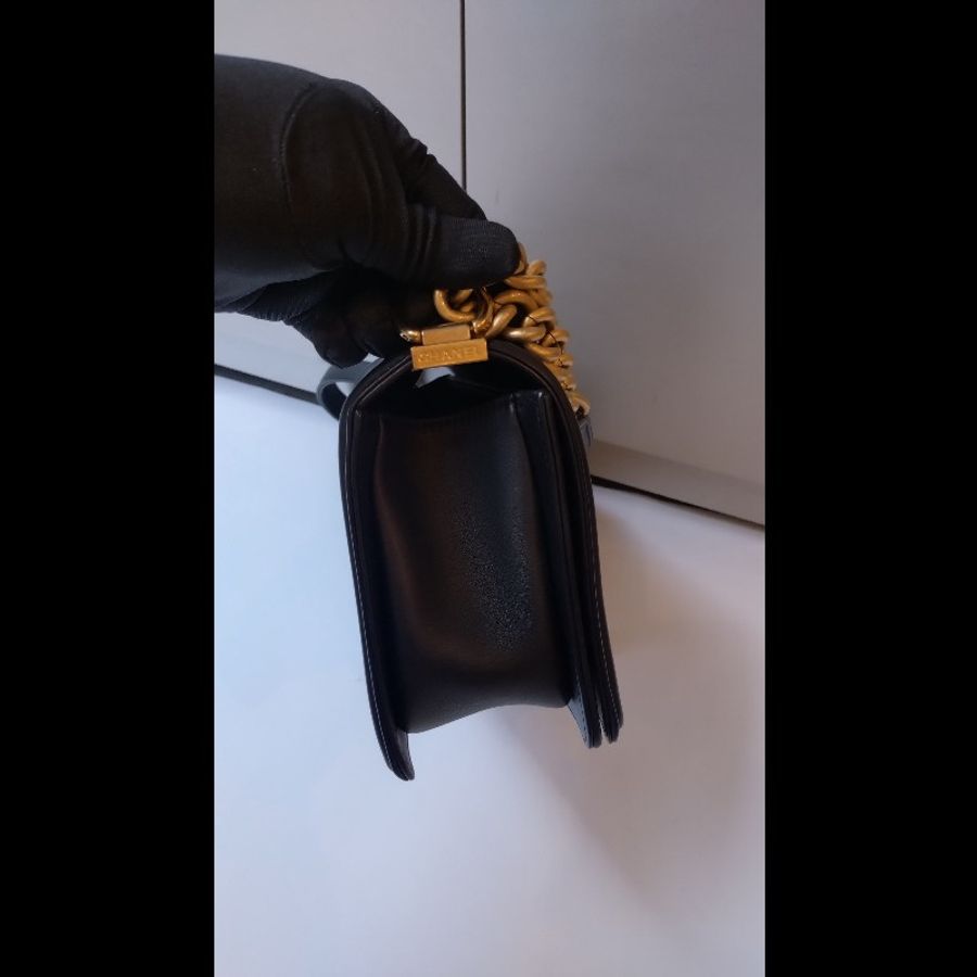 Chanel 金鍊黑皮菱格Boy 包 25-11