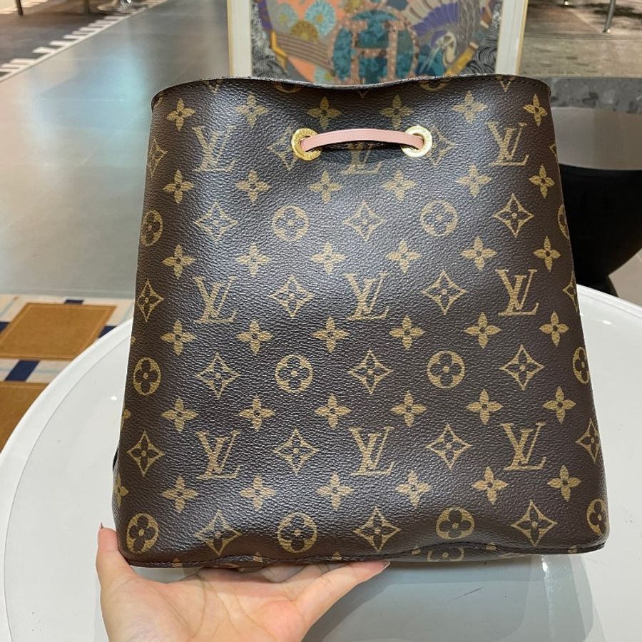 LV路易威登NÉONOÉ水桶包粉内里26*25.5*17-22