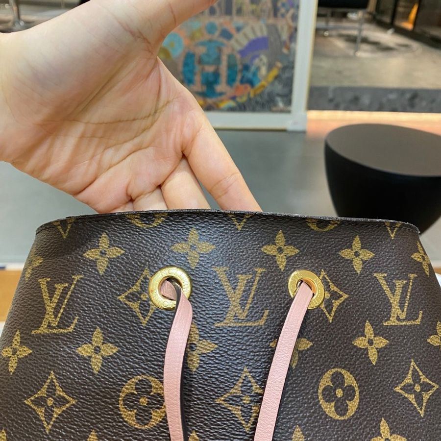 LV路易威登NÉONOÉ水桶包粉内里26*25.5*17-24
