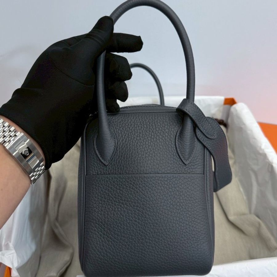 Hermes Lindy26 積雲灰 K 銀釦 TC皮 99新閒置品 全配 購證正本-3