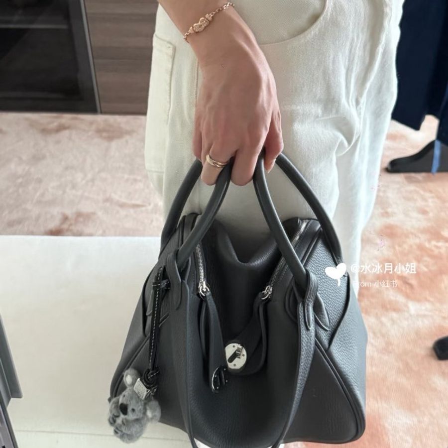 Hermes Lindy26 積雲灰 K 銀釦 TC皮 99新閒置品 全配 購證正本-5