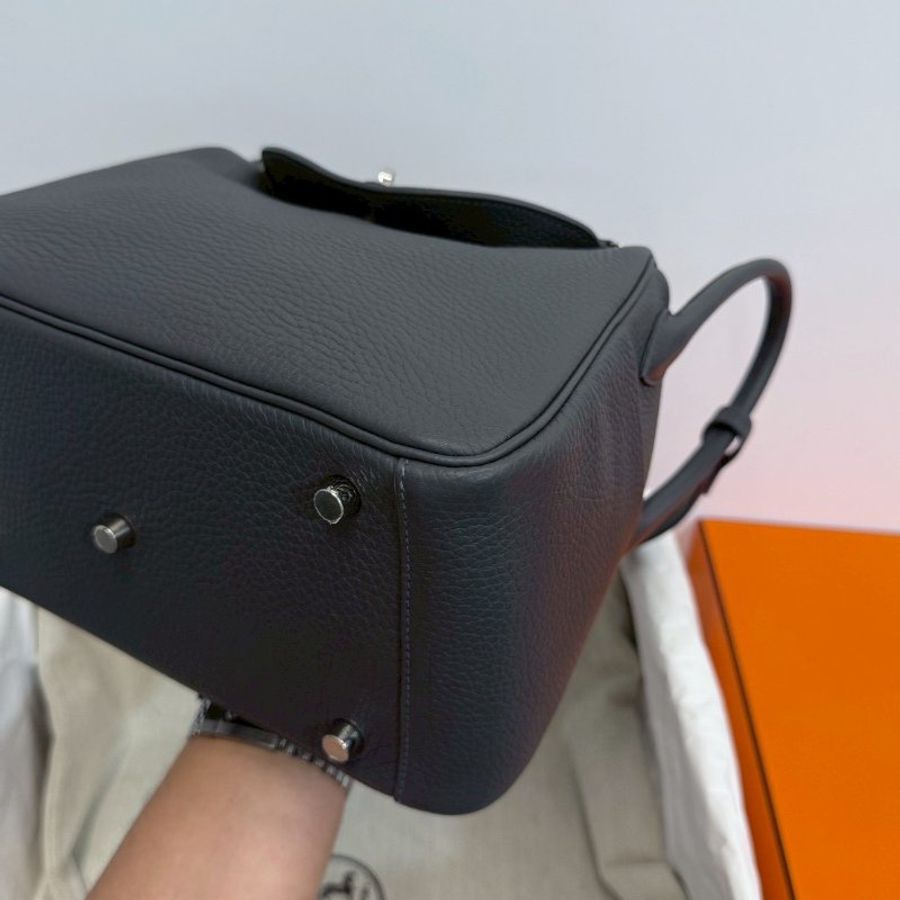 Hermes Lindy26 積雲灰 K 銀釦 TC皮 99新閒置品 全配 購證正本-9