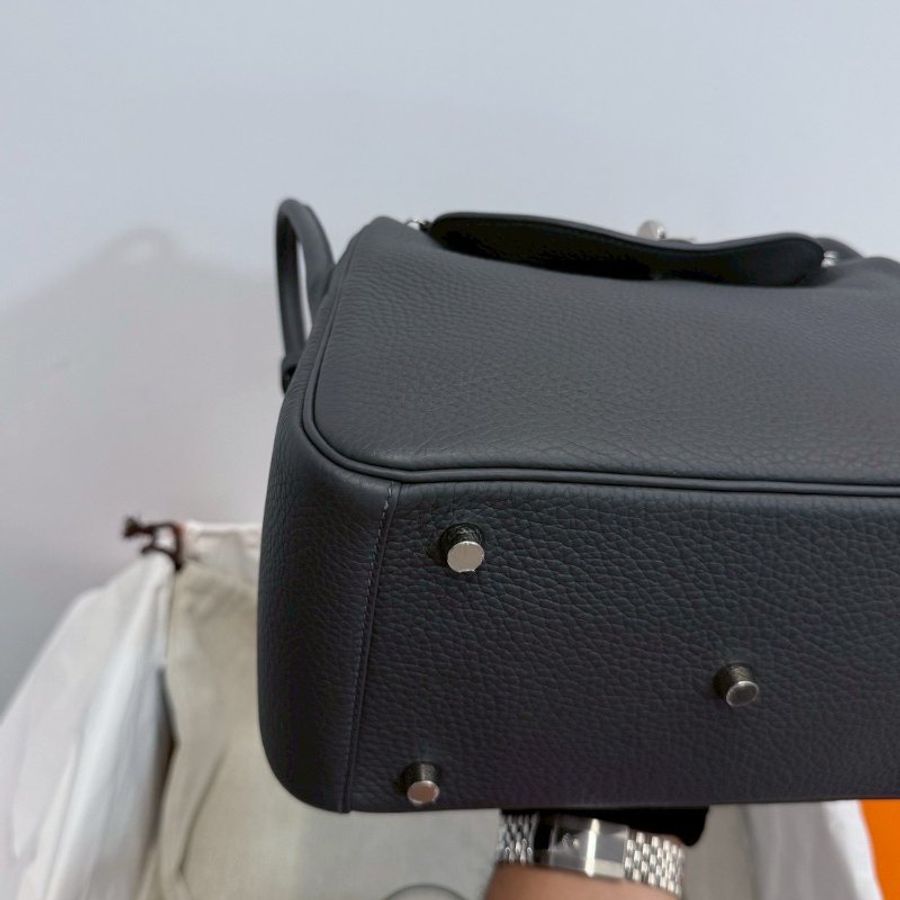 Hermes Lindy26 積雲灰 K 銀釦 TC皮 99新閒置品 全配 購證正本-10