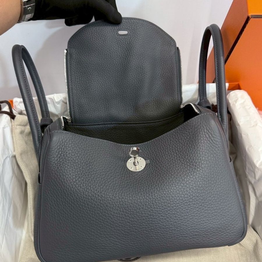 Hermes Lindy26 積雲灰 K 銀釦 TC皮 99新閒置品 全配 購證正本-16