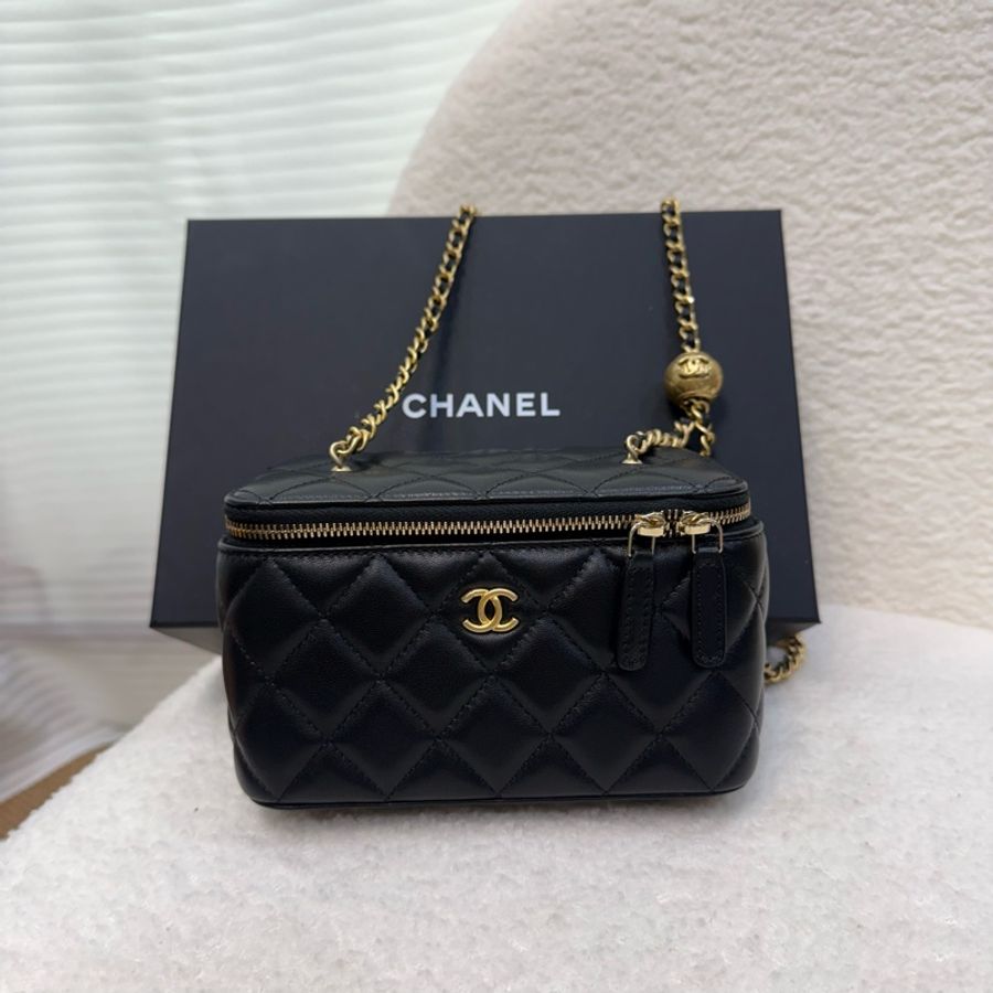 Chanel黑羊皮金球調節釦長盒子-8