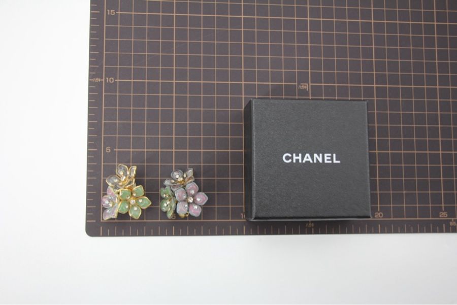 Chanel Vintage 71-80 琉璃萊茵石粉色與綠色花朵耳環-9