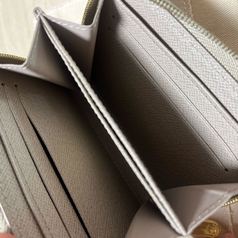 LOUIS VUITTON ZIPPY EPI-13