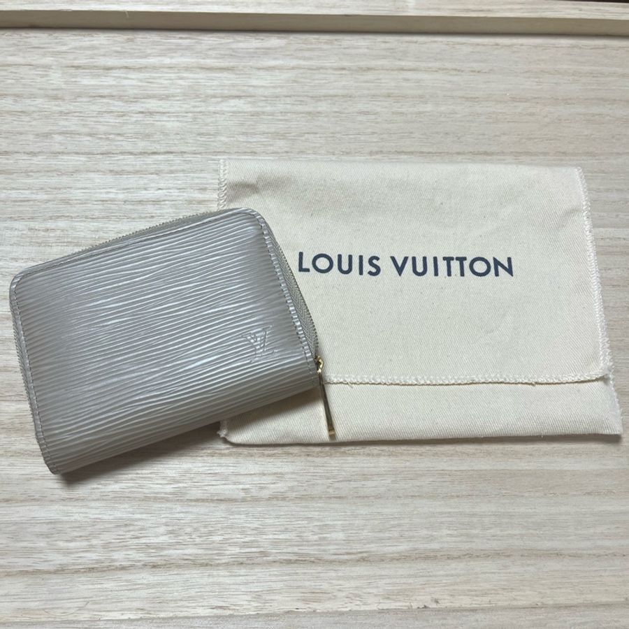 LOUIS VUITTON ZIPPY EPI-15
