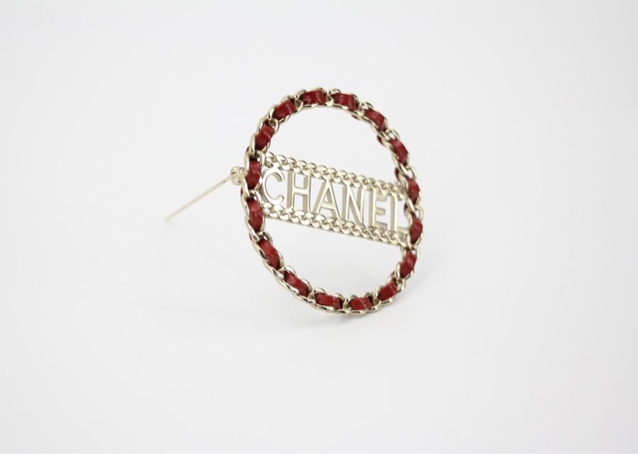 Chanel B18K 皮革紅色金屬圓形大胸針-2