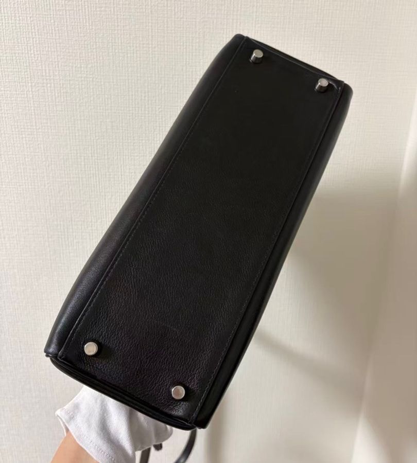 愛馬仕 Kelly32 黑銀 Evergrain 皮,(2009 年包款),附件:鎖頭、鑰匙、塵袋。-5