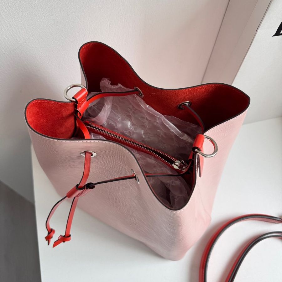 路易威登/Louis Vuitton Noe櫻花粉中號水波紋水桶包-4