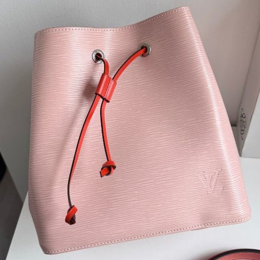 路易威登/Louis Vuitton Noe櫻花粉中號水波紋水桶包-6
