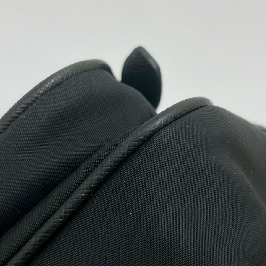 PRADA 尼龍迷你相機包-12