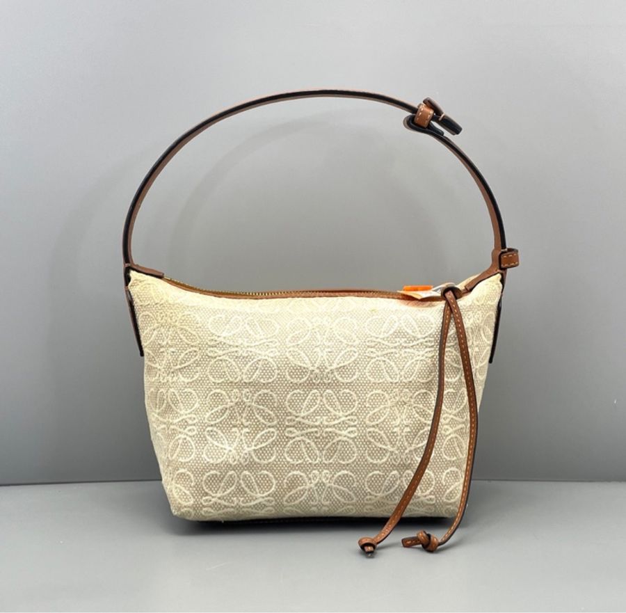 【Loewe 小可愛|這個夏天和你鎖住了🔒】LOEWE羅意威 Loewe Cubi 飯盒包 小號焦糖色-2