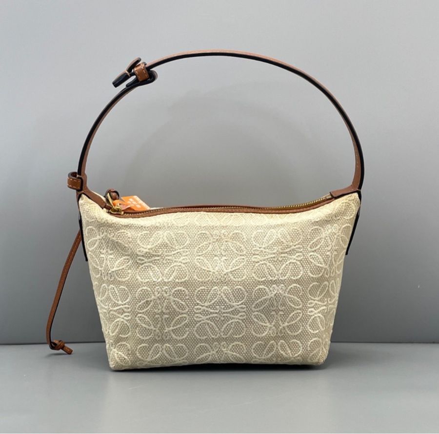 【Loewe 小可愛|這個夏天和你鎖住了🔒】LOEWE羅意威 Loewe Cubi 飯盒包 小號焦糖色-3