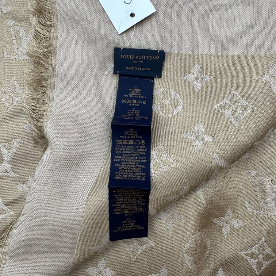 【美收精品】 Louis Vuitton 米色老花披肩 C-714隔月月中將轉賣至日本 上架期限30天】-1