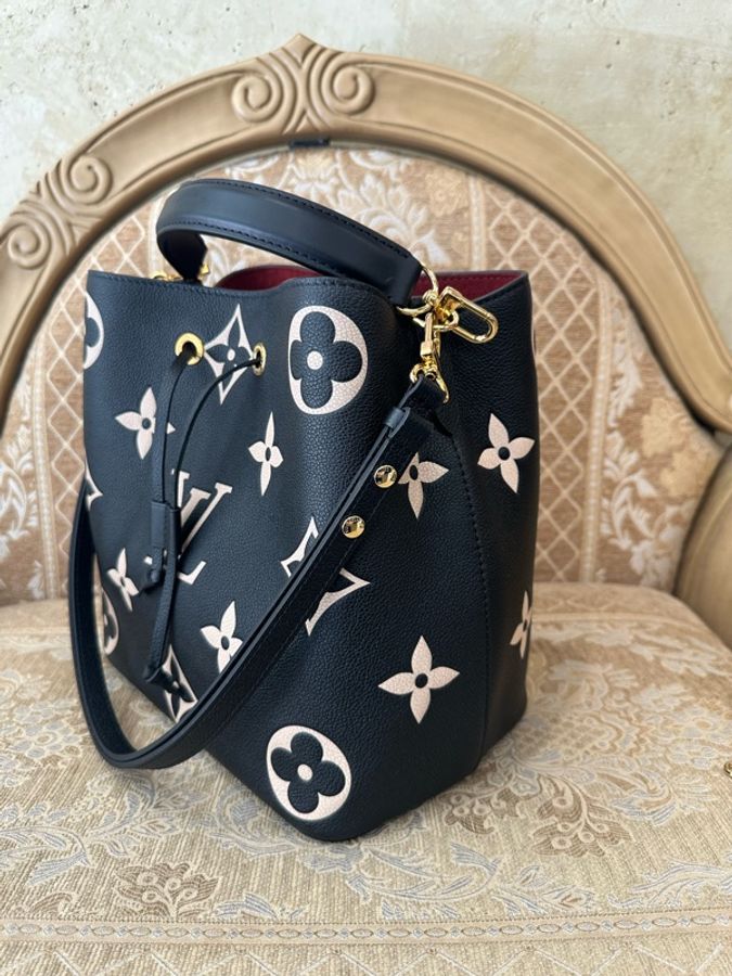 LV 黑拼米白牛皮金釦NeoNoe MM手提肩斜背水桶包M45497-3