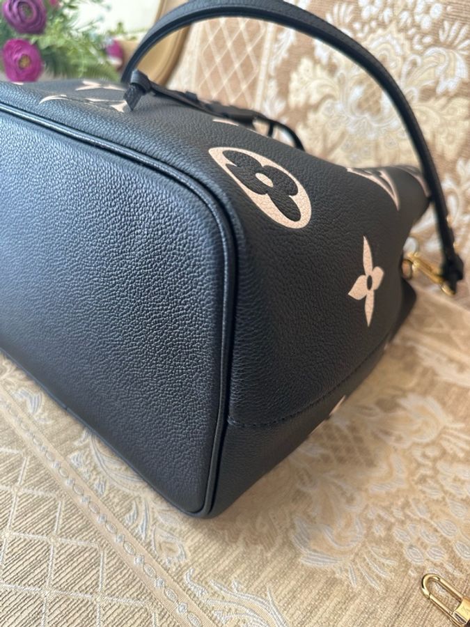 LV 黑拼米白牛皮金釦NeoNoe MM手提肩斜背水桶包M45497-6