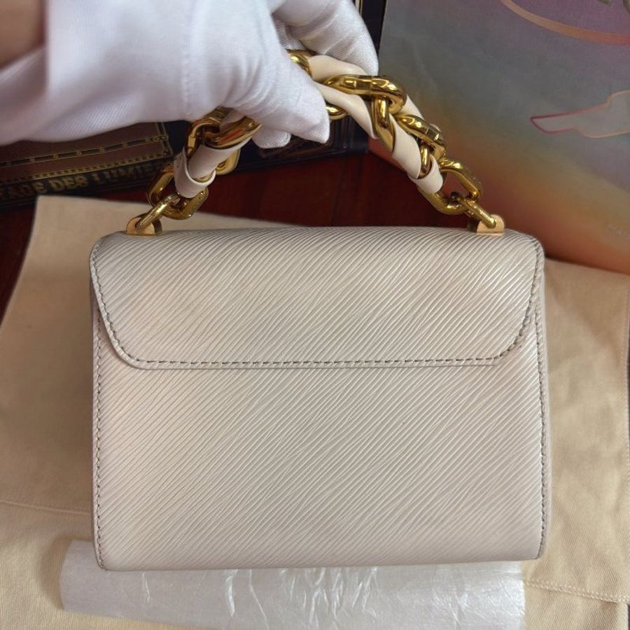 近新品 路易威登/Louis Vuitton Twist米白色肩背包 芯片款-1