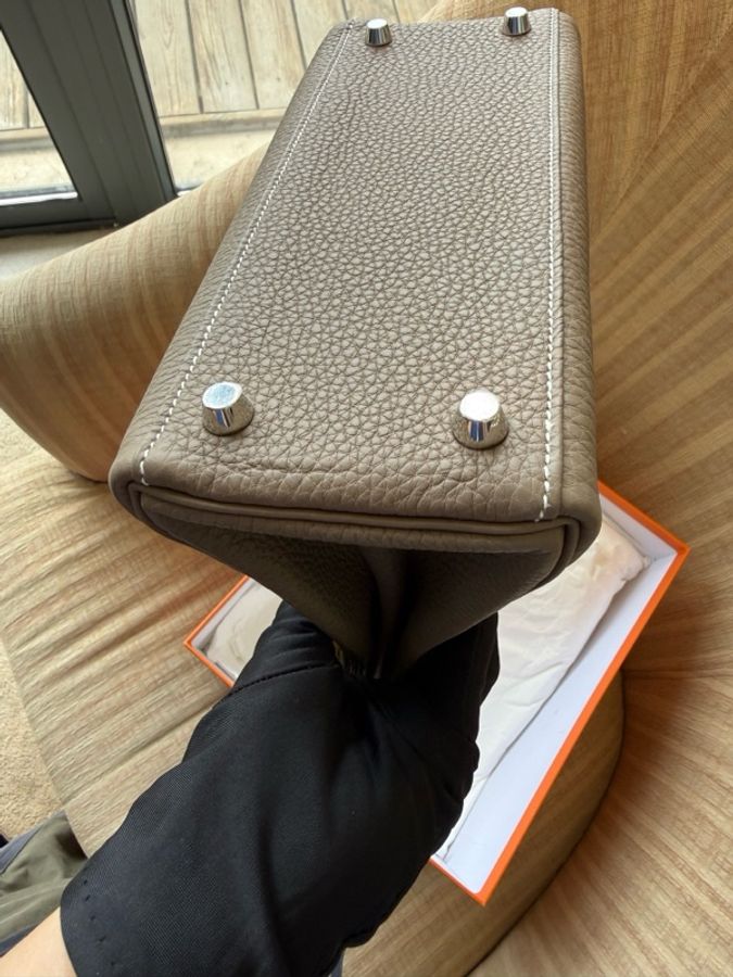 愛馬仕 Hermès Kelly 25 大象灰(Etoupe),銀扣,Togo 皮,全新全套,W 刻印,24 年 12 月票據。-15