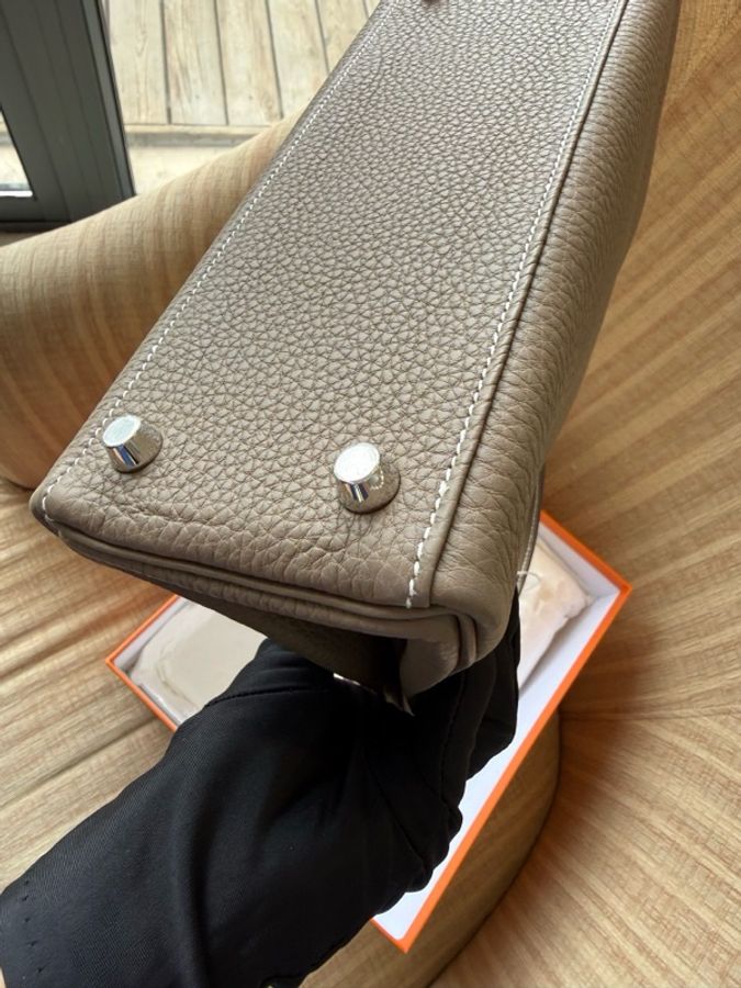 愛馬仕 Hermès Kelly 25 大象灰(Etoupe),銀扣,Togo 皮,全新全套,W 刻印,24 年 12 月票據。-20