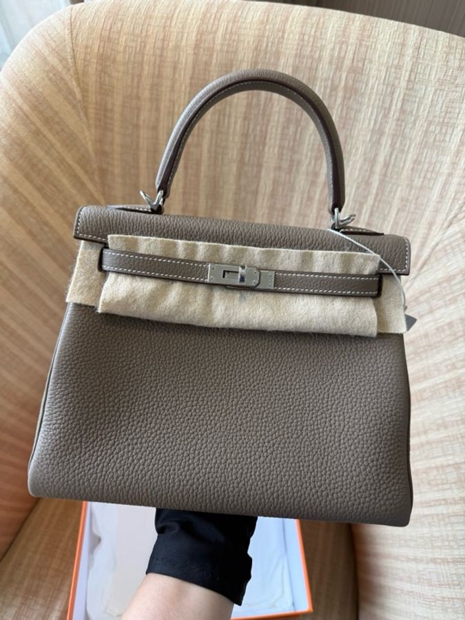愛馬仕 Hermès Kelly 25 大象灰(Etoupe),銀扣,Togo 皮,全新全套,W 刻印,24 年 12 月票據。-28