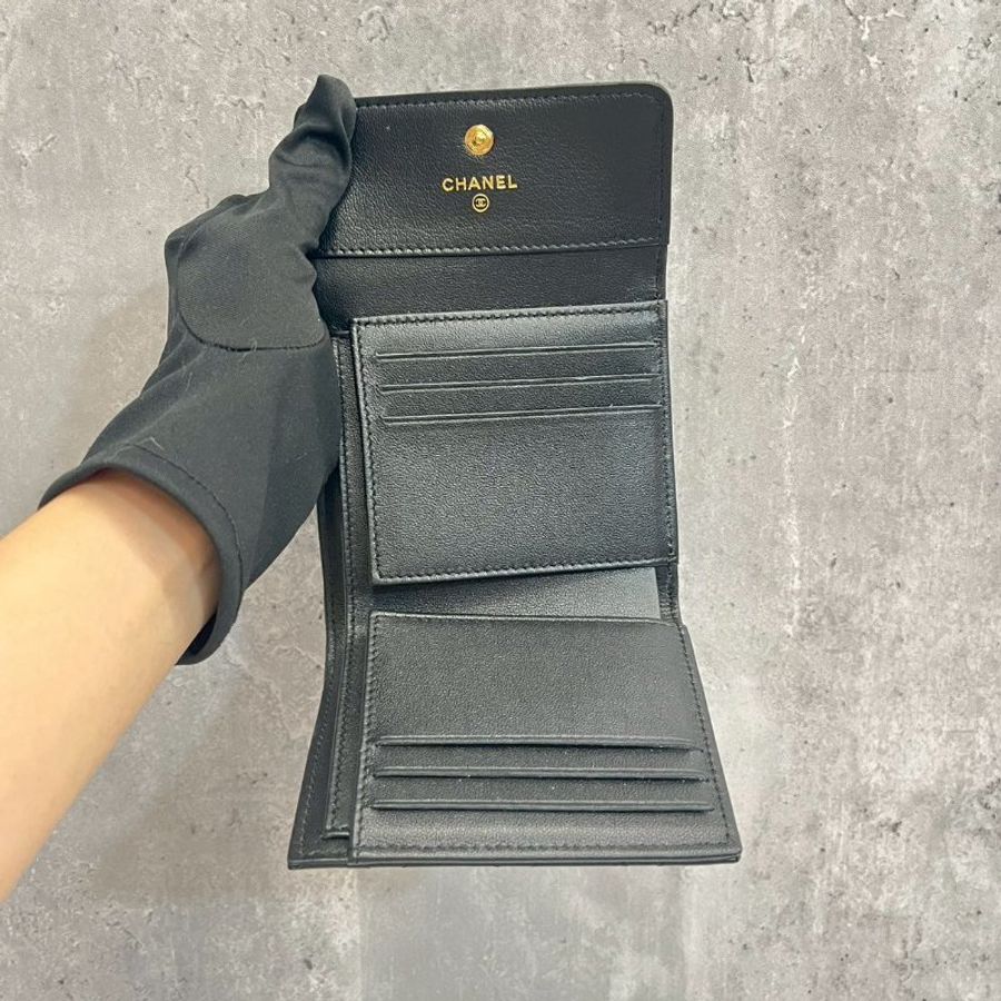 Chanel 三摺黑金短夾 荔枝皮-11