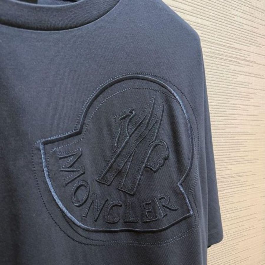 💎Han's house精品服飾💎moncler 大 LOGO 刺繡 短 T 短袖 男女共穿 現貨 M-2
