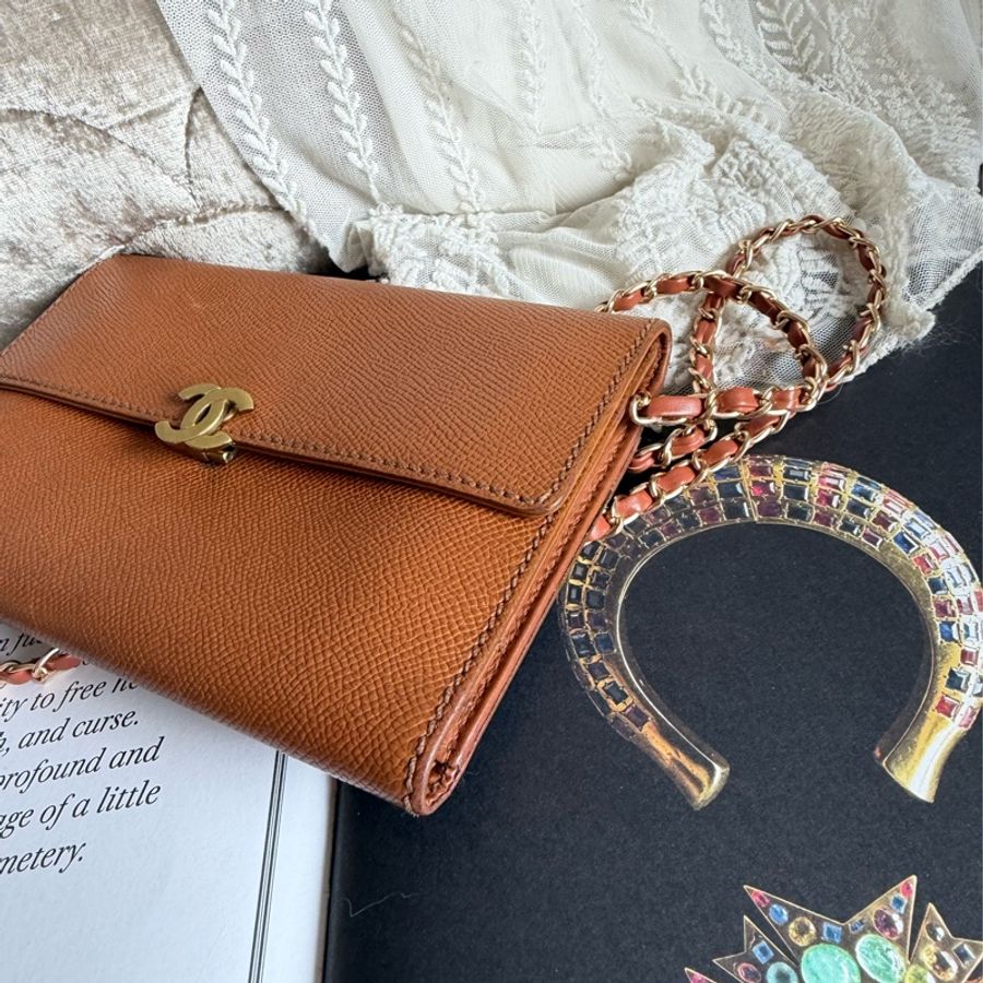 香奈兒 chanel 金棕色 蜜糖色 中古 鏈子皮夾 woc wallet on chain 金扣 翻蓋包 wallet 長夾 牛皮 魚子皮 荔枝皮 斜背包-7