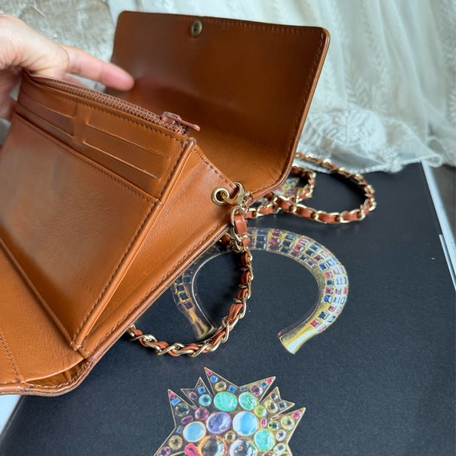 香奈兒 chanel 金棕色 蜜糖色 中古 鏈子皮夾 woc wallet on chain 金扣 翻蓋包 wallet 長夾 牛皮 魚子皮 荔枝皮 斜背包-16