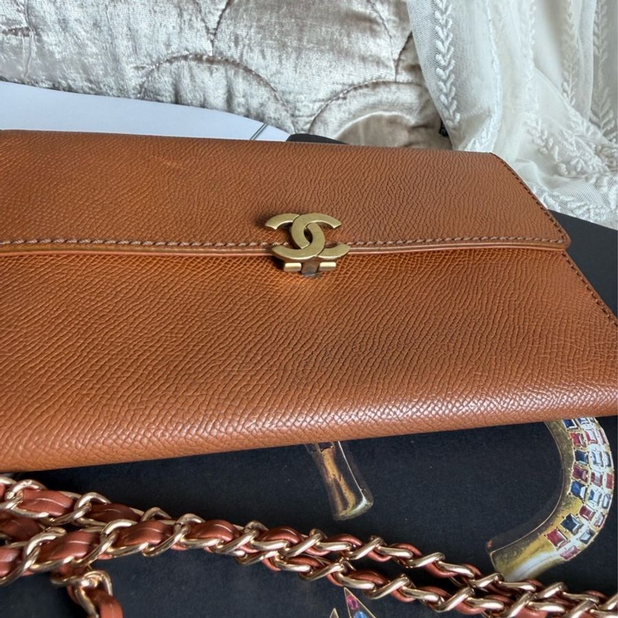 香奈兒 chanel 金棕色 蜜糖色 中古 鏈子皮夾 woc wallet on chain 金扣 翻蓋包 wallet 長夾 牛皮 魚子皮 荔枝皮 斜背包-32