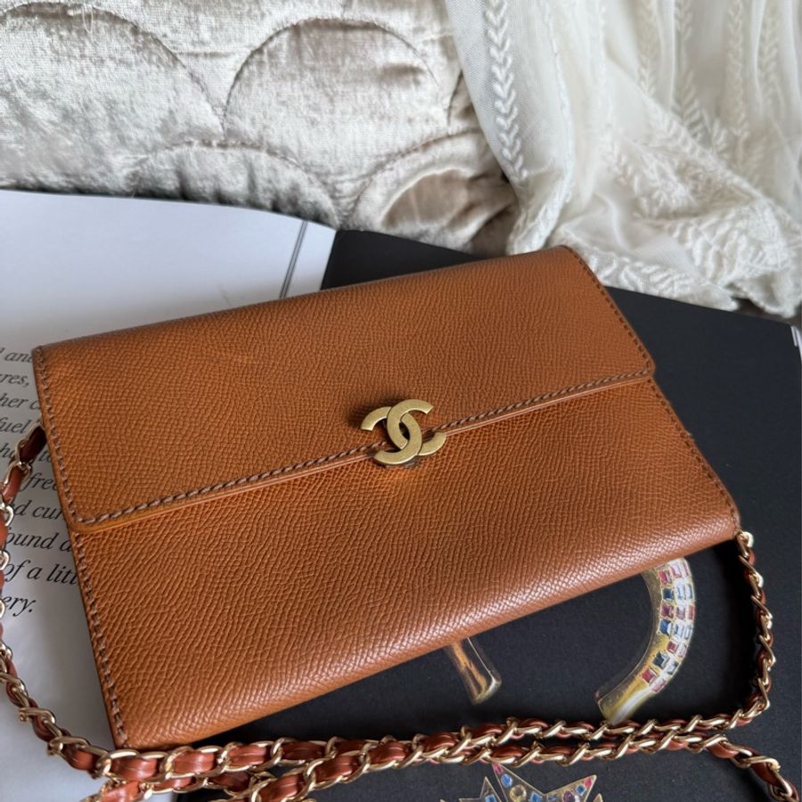 香奈兒 chanel 金棕色 蜜糖色 中古 鏈子皮夾 woc wallet on chain 金扣 翻蓋包 wallet 長夾 牛皮 魚子皮 荔枝皮 斜背包-33