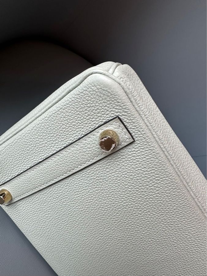 HERMES 愛馬仕 Birkin 30 冰清灰,B 刻印,Togo 皮,閒置未使用,在不同光線下呈現「灰中帶綠」的微妙變化。-9
