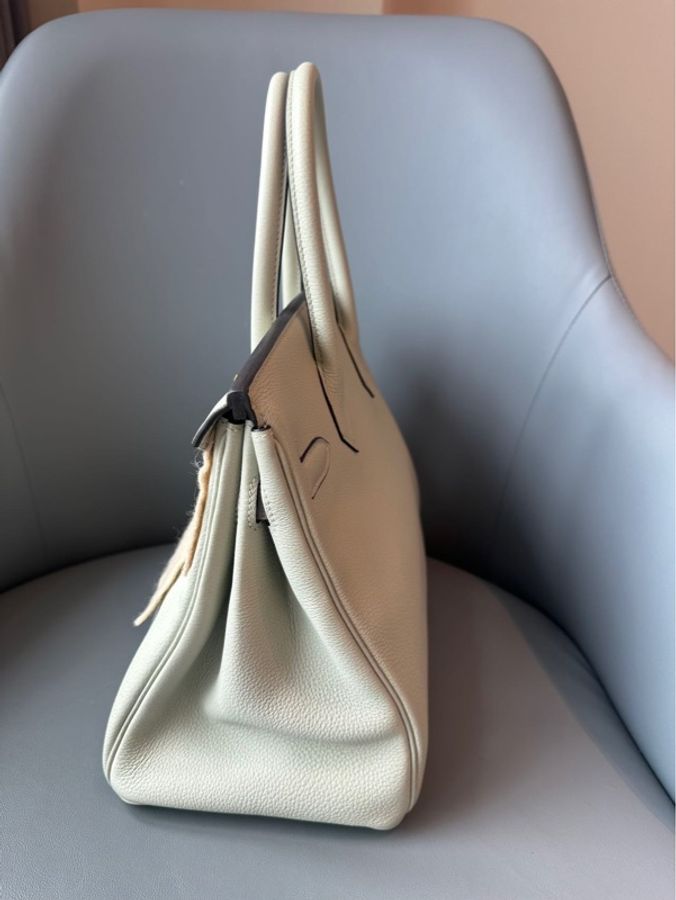 HERMES 愛馬仕 Birkin 30 冰清灰,B 刻印,Togo 皮,閒置未使用,在不同光線下呈現「灰中帶綠」的微妙變化。-13