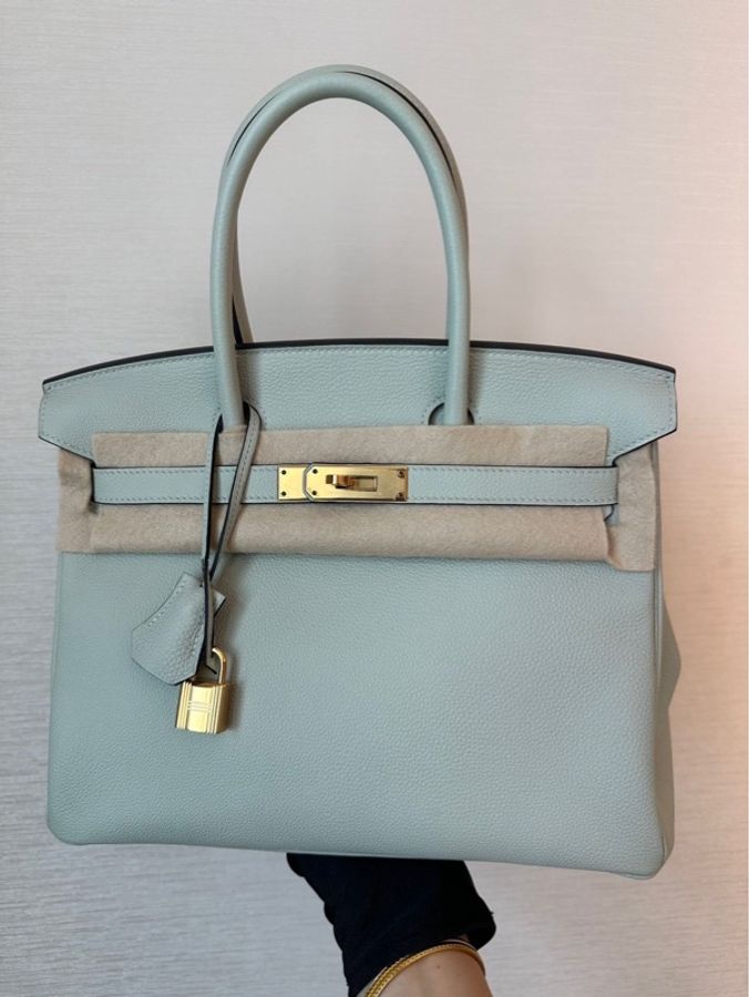 HERMES 愛馬仕 Birkin 30 冰清灰,B 刻印,Togo 皮,閒置未使用,在不同光線下呈現「灰中帶綠」的微妙變化。-16